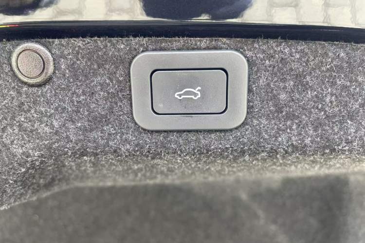 Used Hongqi H7 2019 1.8T Comfort Edition Interior 1