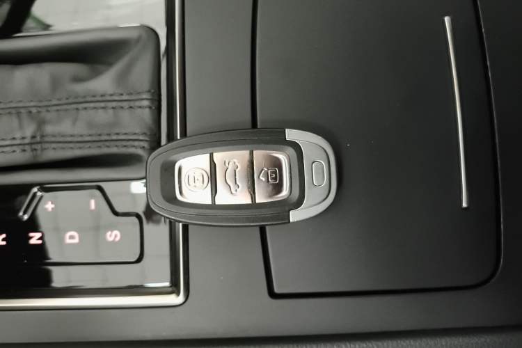 Used Hongqi H7 2019 2.0T Elite Edition Interior 1