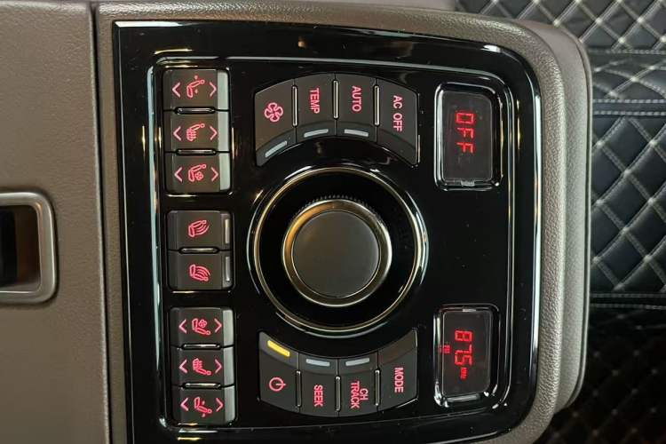 Used Hongqi H7 2019 2.0T Flagship Edition Interior 2