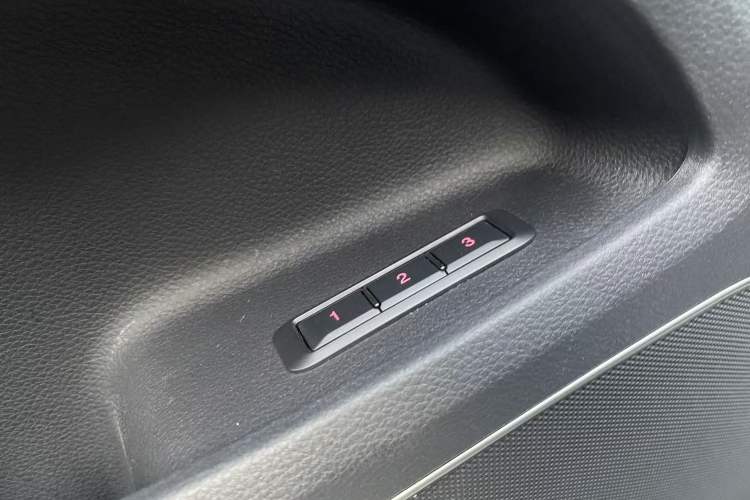 Used Hongqi H7 2019 2.0T Flagship Edition Interior 3