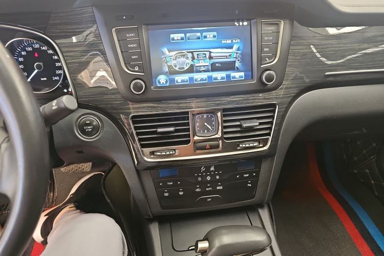 Used Hongqi H7 2019 1.8T Comfort Edition Interior 5