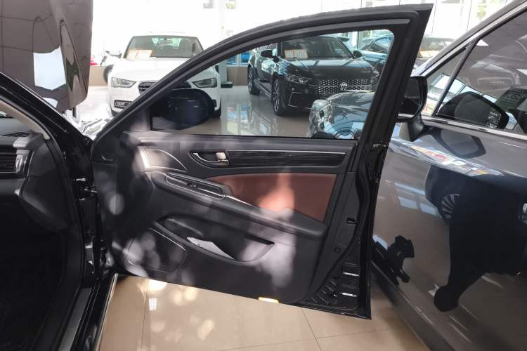 Used Hongqi H7 2019 2.0T Elite Edition Interior 5