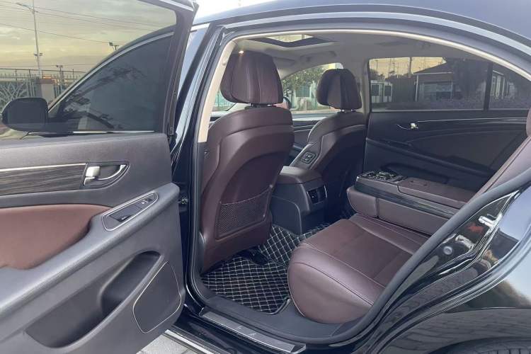 Used Hongqi H7 2019 2.0T Flagship Edition Interior 6