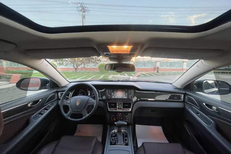 Used Hongqi H7 2019 2.0T Flagship Edition Interior 7