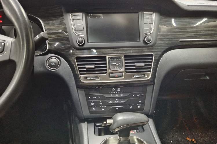 Used Hongqi H7 2019 2.0T Elite Edition Interior 8