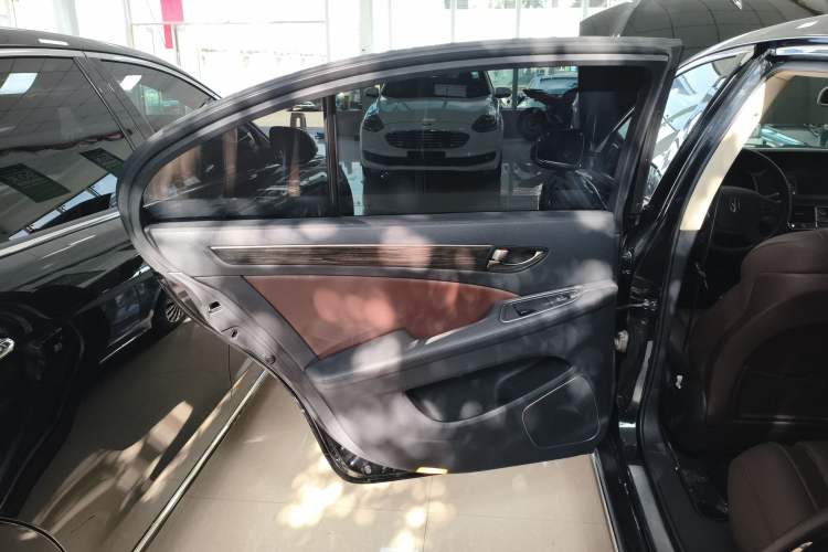 Used Hongqi H7 2019 2.0T Elite Edition Interior 8