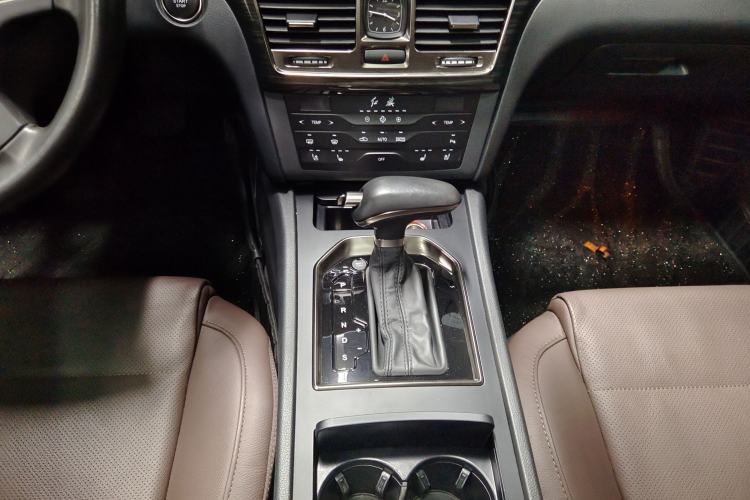 Used Hongqi H7 2019 2.0T Elite Edition Interior 9