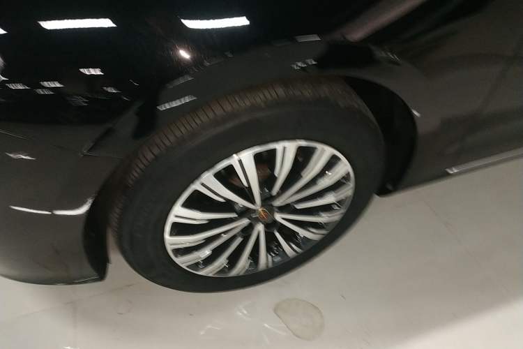 Used Hongqi H7 2019 2.0T Elite Edition Left Front Wheel Hub