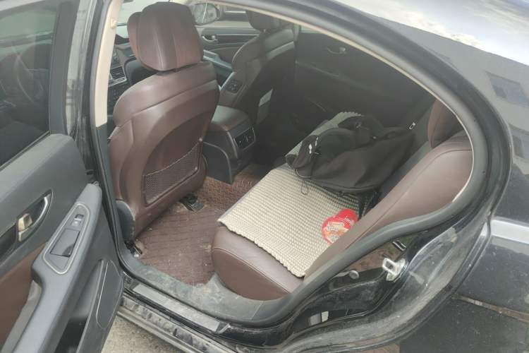 Used Hongqi H7  Left Rear Seat