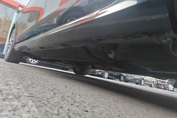 Used Hongqi H7 2019 1.8T Comfort Edition Left Side Sill