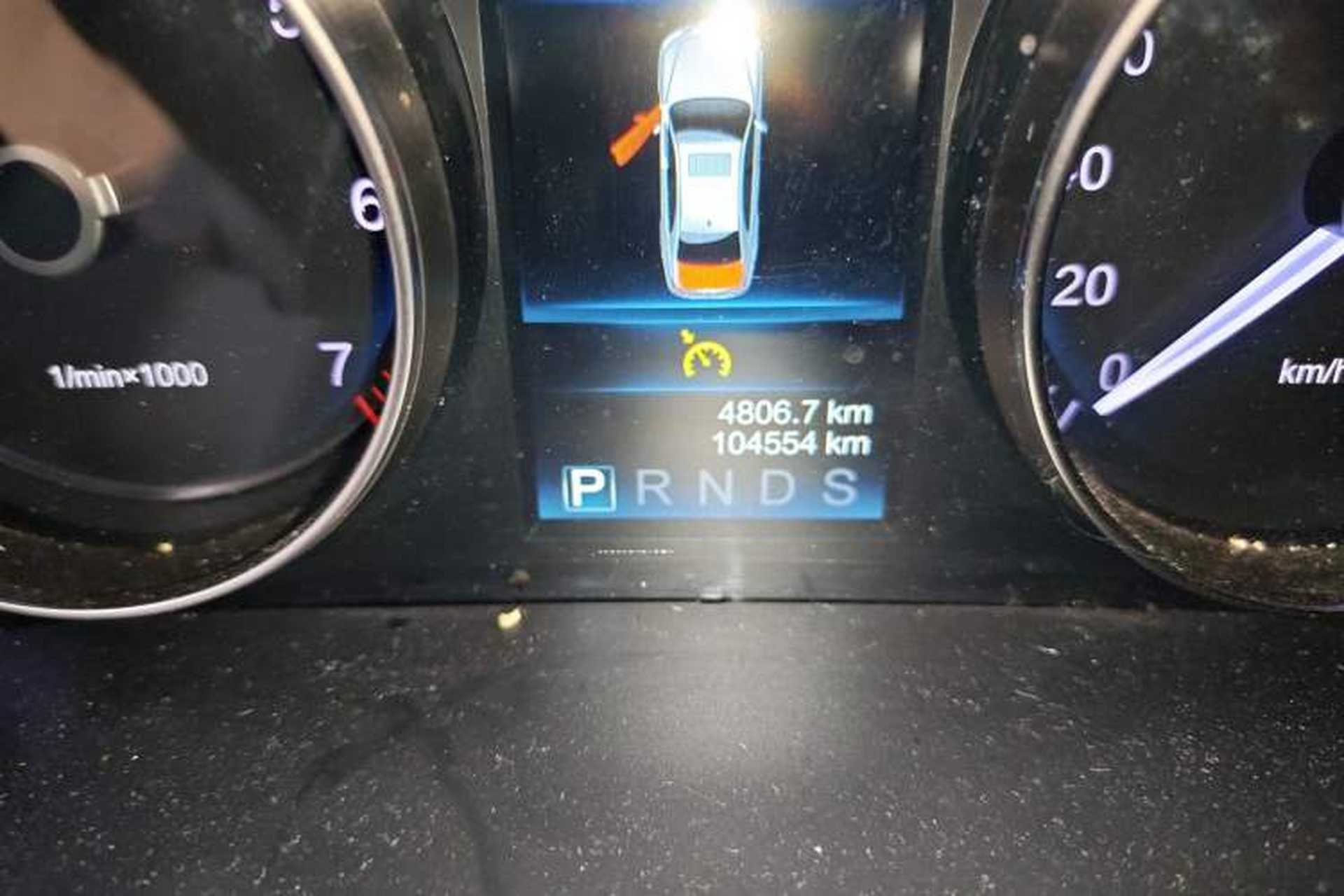 Used Hongqi H7 2019 2.0T Flagship Edition Odometer Close Up