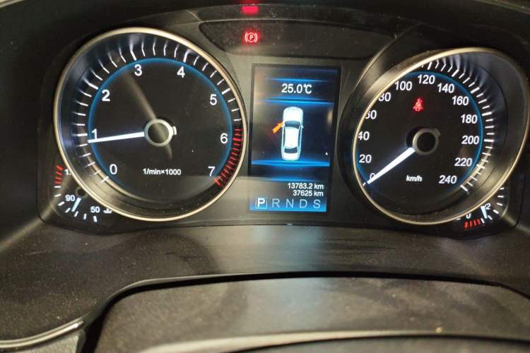 Used Hongqi H7 2019 1.8T Comfort Edition Odometer Close Up