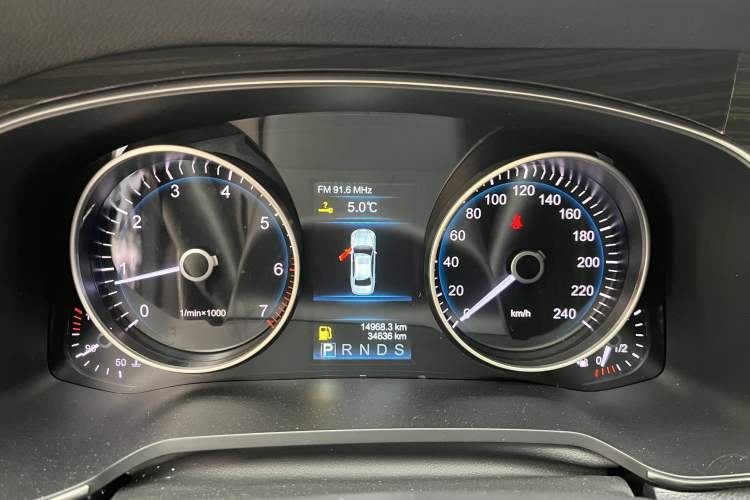 Used Hongqi H7 2019 1.8T Comfort Edition Odometer Close Up