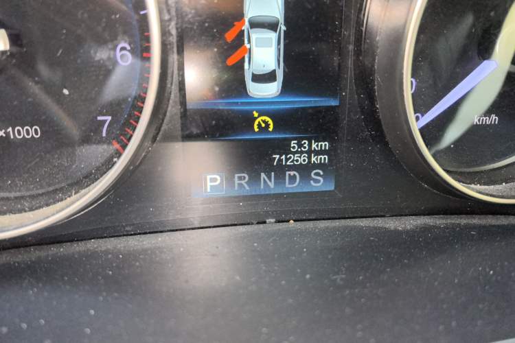 Used Hongqi H7 2019 2.0T Flagship Edition Odometer Close Up