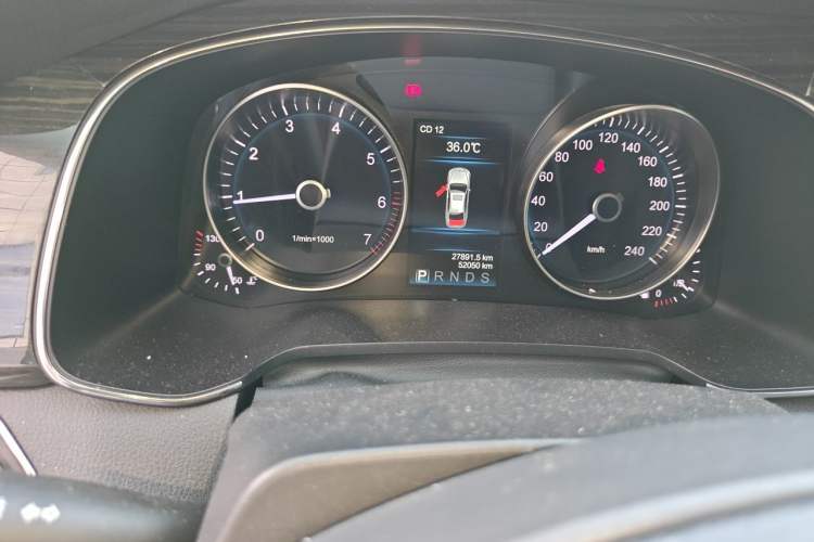 Used Hongqi H7 2019 1.8T Comfort Edition Odometer Close Up