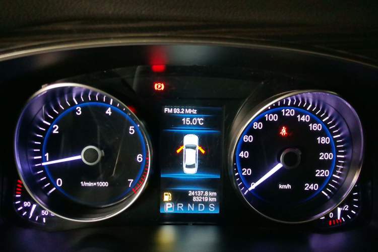 Used Hongqi H7 2019 1.8T Comfort Edition Odometer Close Up