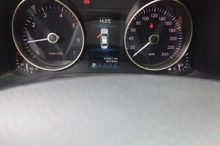 Used Hongqi H7 2019 1.8T Comfort Edition Odometer Close Up