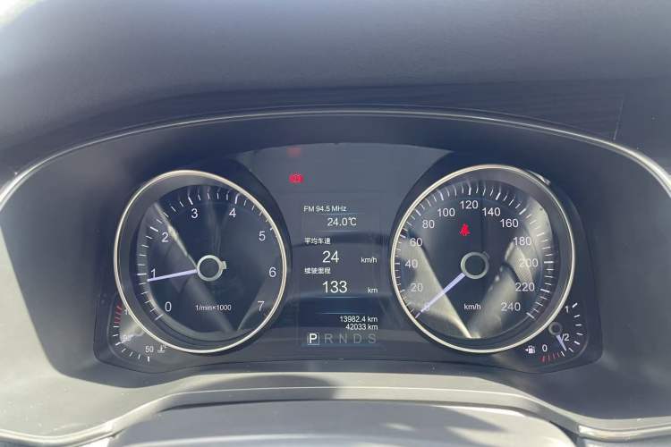 Used Hongqi H7 2019 1.8T Comfort Edition Odometer Close Up
