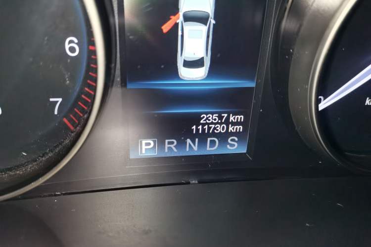 Used Hongqi H7 2019 2.0T Flagship Edition Odometer Close Up