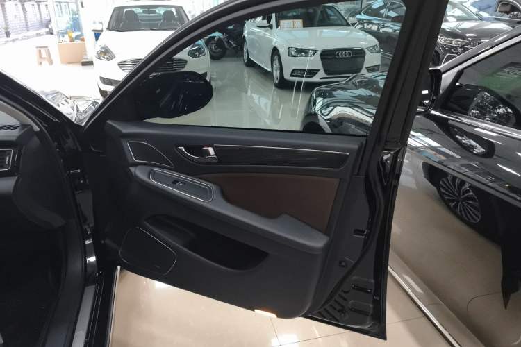 Used Hongqi H7 2019 2.0T Elite Edition Right Front Door Interior