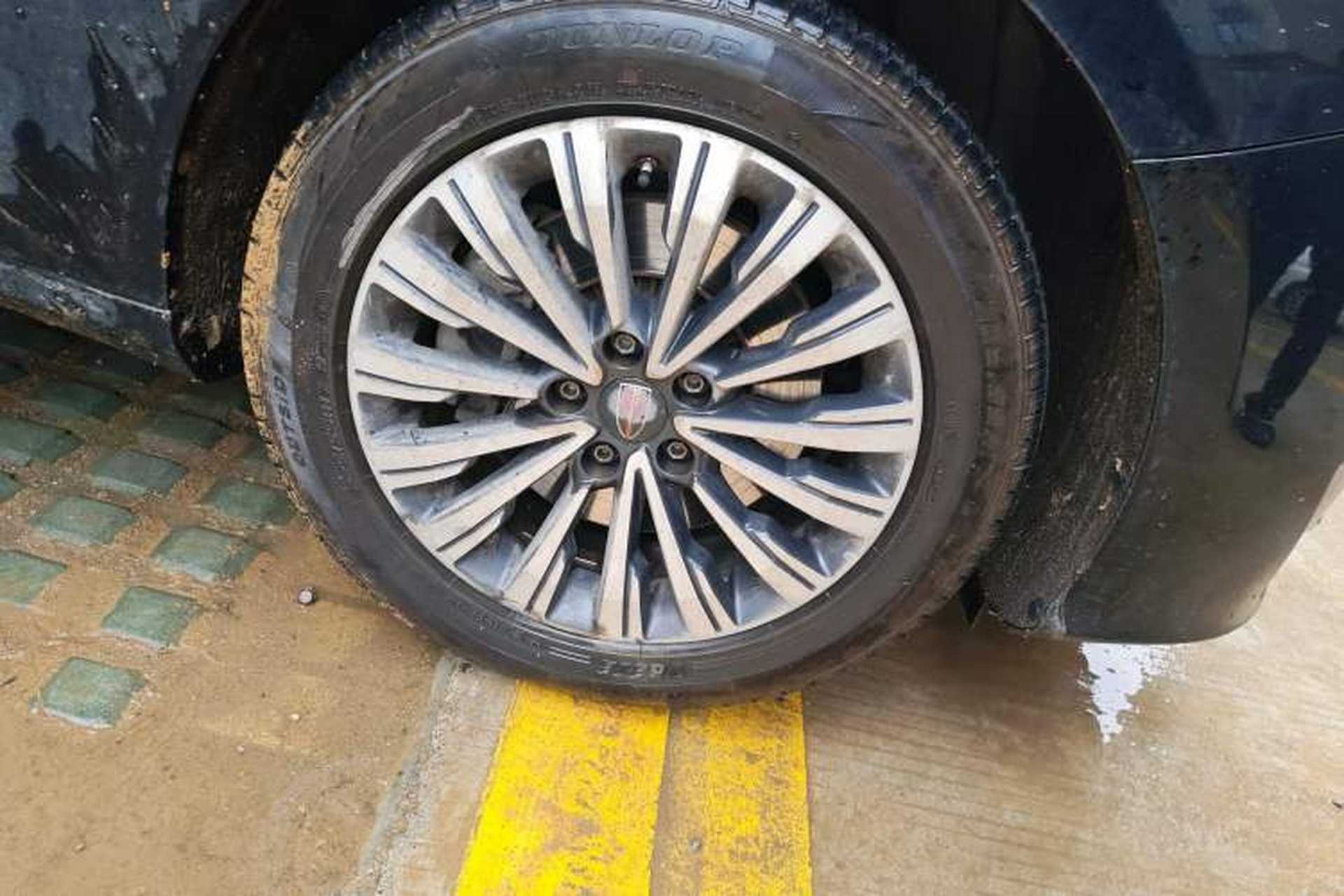 Used Hongqi H7 2019 2.0T Flagship Edition Right Front Wheel Hub