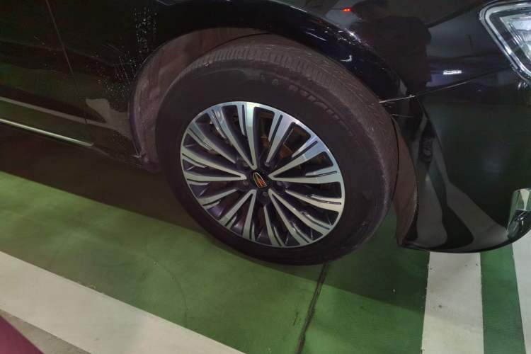 Used Hongqi H7 2019 1.8T Comfort Edition Right Front Wheel Hub