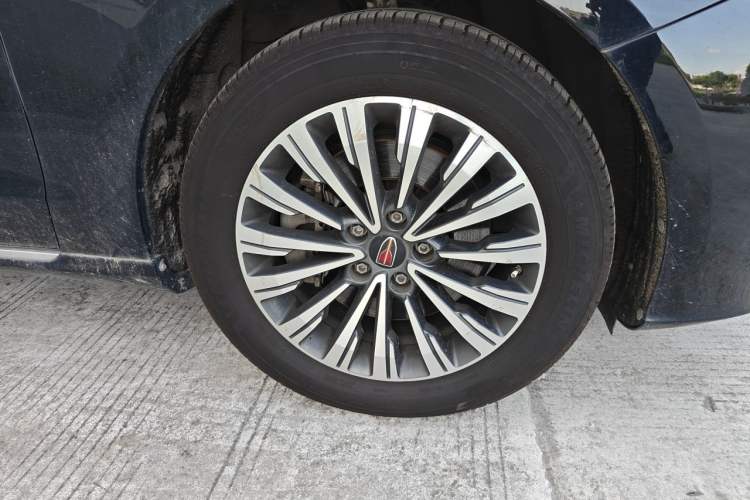 Used Hongqi H7 2019 1.8T Comfort Edition Right Front Wheel Hub
