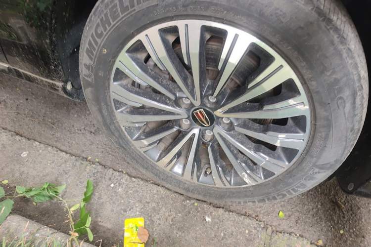 Used Hongqi H7 2019 2.0T Flagship Edition Right Front Wheel Hub
