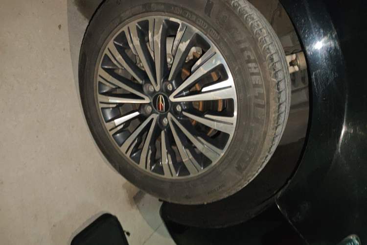 Used Hongqi H7 2019 1.8T Comfort Edition Right Front Wheel Hub