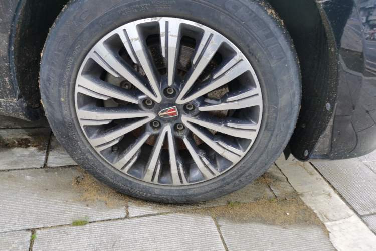 Used Hongqi H7 2019 2.0T Elite Edition Right Front Wheel Hub