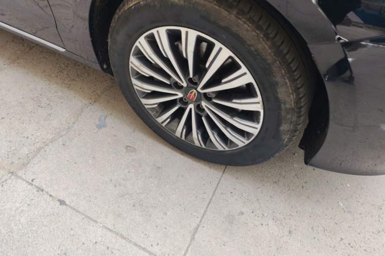 Used Hongqi H7 2019 1.8T Comfort Edition Right Front Wheel Hub
