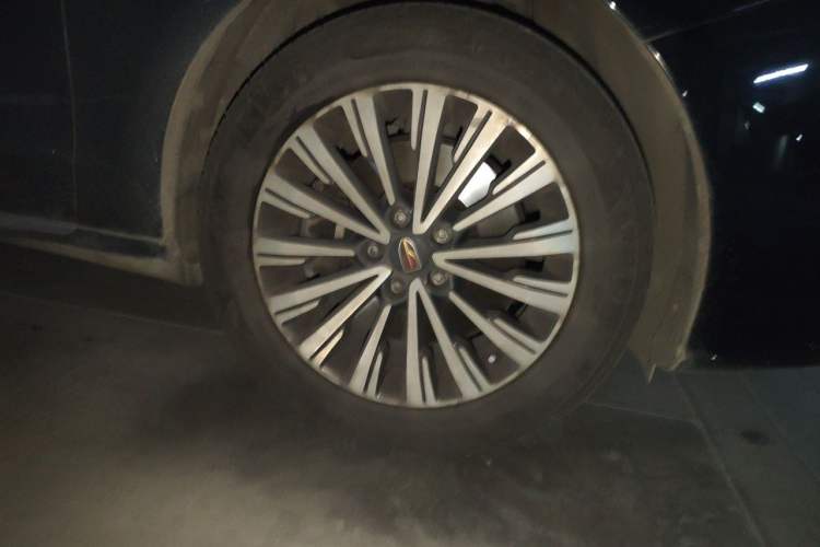 Used Hongqi H7 2019 2.0T Flagship Edition Right Front Wheel Hub