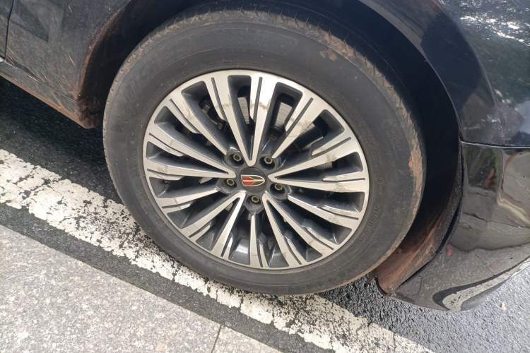 Used Hongqi H7 2019 1.8T Comfort Edition Right Front Wheel Hub
