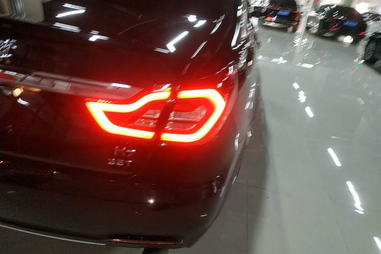 Used Hongqi H7 2019 2.0T Elite Edition Right Rear Taillight