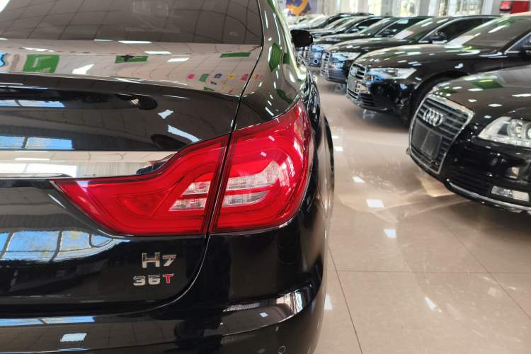 Used Hongqi H7 2019 2.0T Elite Edition Right Rear Taillight