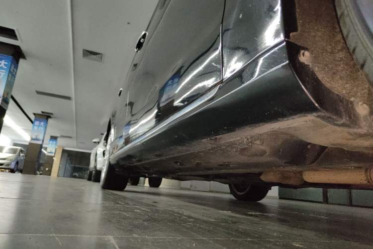 Used Hongqi H7 2019 3.0L Prestige Edition Right Side Sill