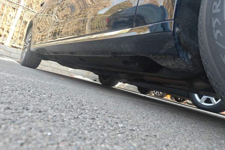 Used Hongqi H7 2019 1.8T Comfort Edition Right Side Sill