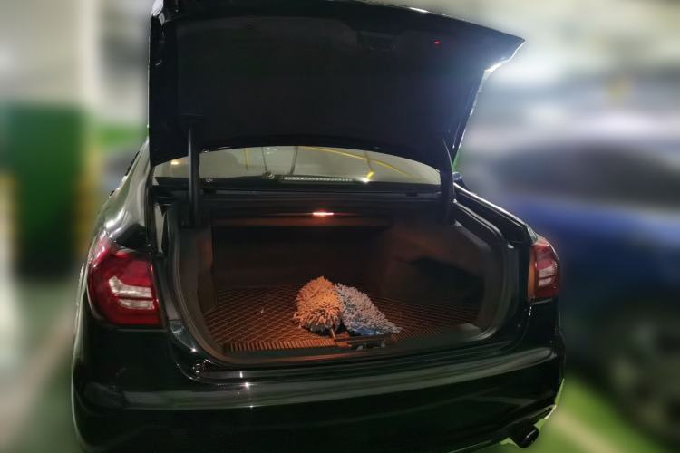 Used Hongqi H7 2019 1.8T Comfort Edition Trunk