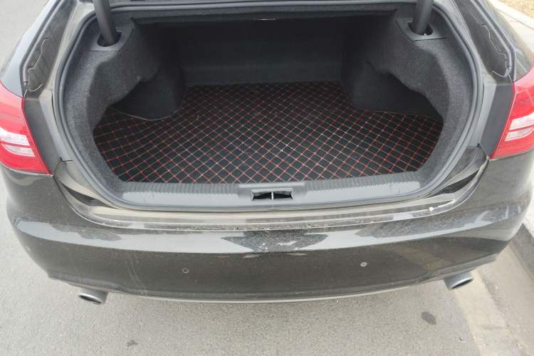 Used Hongqi H7 2019 2.0T Elite Edition Trunk