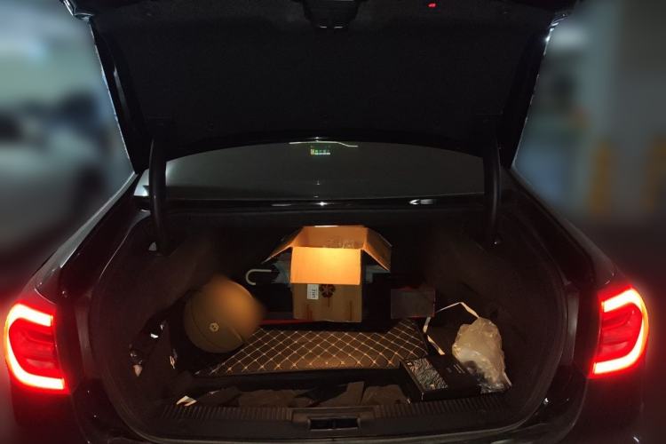 Used Hongqi H7 2019 2.0T Flagship Edition Trunk