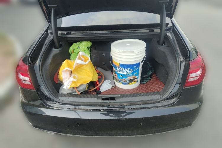 Used Hongqi H7  Trunk