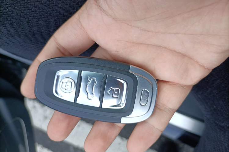 Used Hongqi H7 2019 1.8T Comfort Edition Vehicle Key