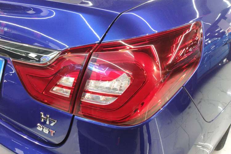Used Hongqi H7 2019 2.0T Flagship Edition Right Rear Taillight