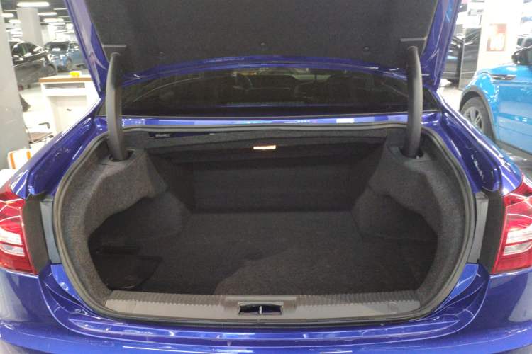 Used Hongqi H7 2019 2.0T Flagship Edition Trunk