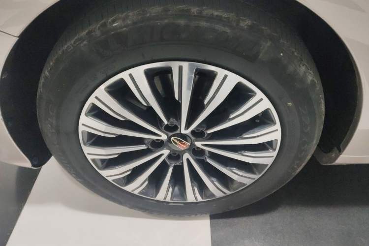 Used Hongqi H7 2019 2.0T Flagship Edition Left Front Wheel Hub