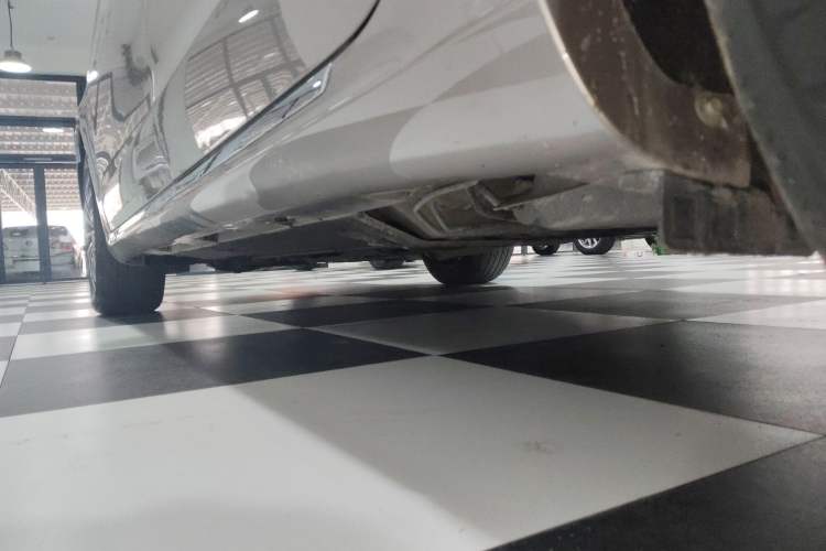 Used Hongqi H7 2019 2.0T Flagship Edition Left Side Sill