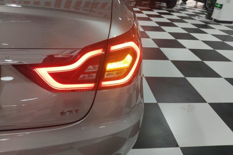 Used Hongqi H7 2019 2.0T Flagship Edition Right Rear Taillight