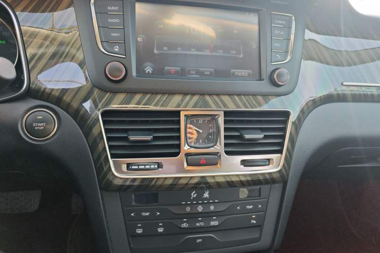 Used Hongqi H7 2021 1.8T Executive Edition Audio And AC Panel