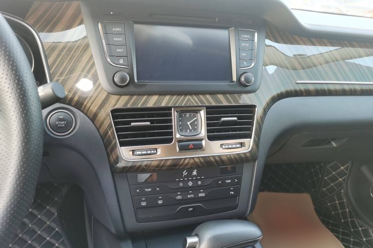 Used Hongqi H7 2021 1.8T Comfort Edition Audio And AC Panel