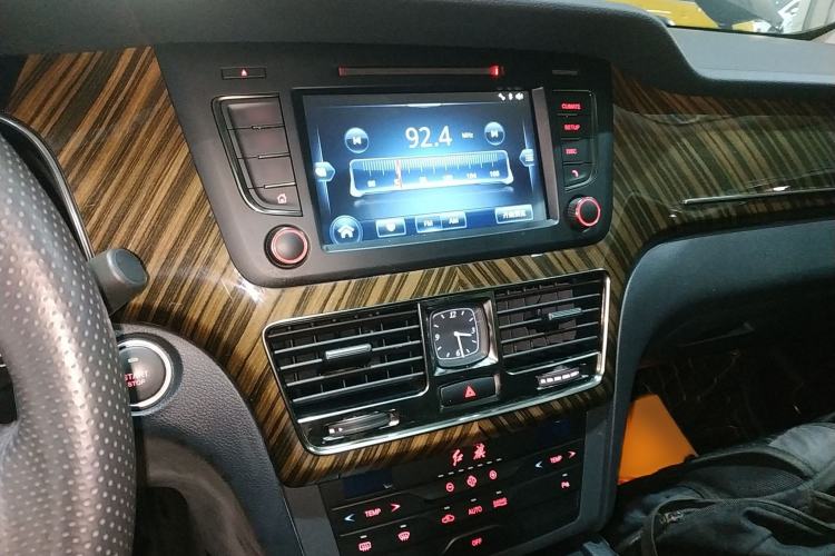 Used Hongqi H7 2021 1.8T Comfort Edition Audio And AC Panel